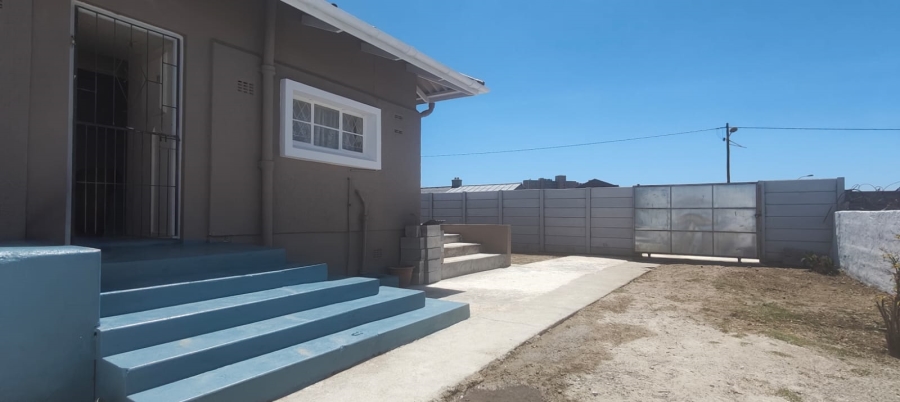 1 Bedroom Property for Sale in Algoa Park Eastern Cape